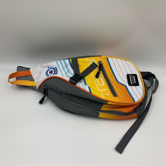 Loungefly Overwatch sling bag - Picture 5 of 8